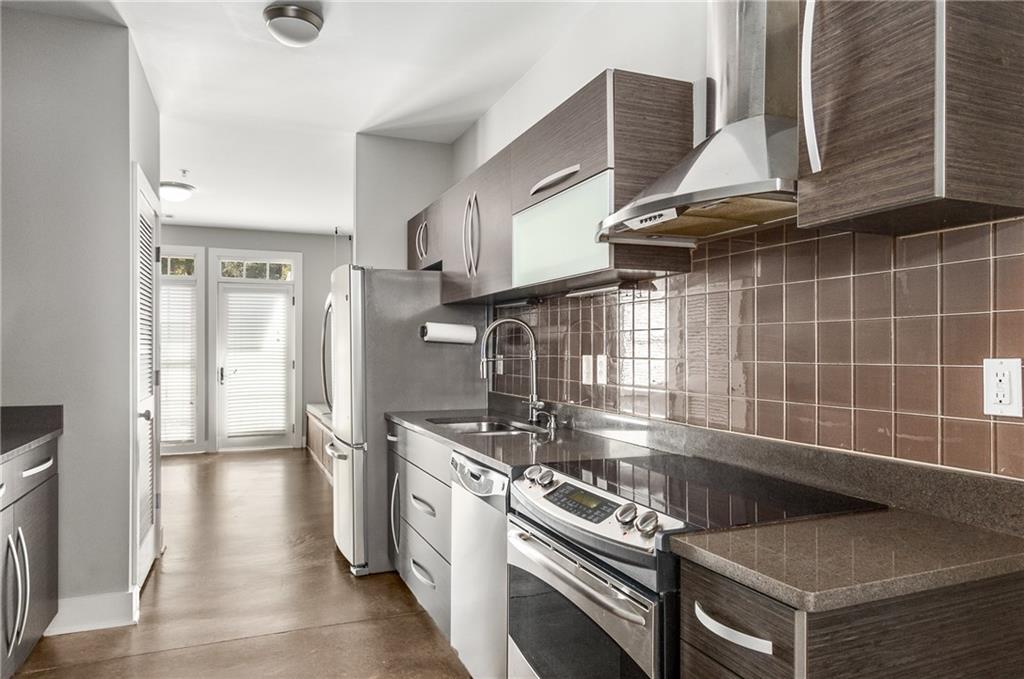 1300 Dekalb Avenue NE Unit 211