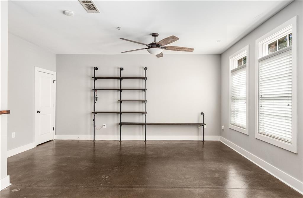 1300 Dekalb Avenue NE Unit 211