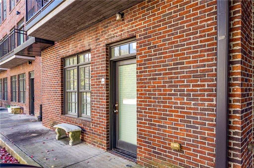 1300 Dekalb Avenue NE Unit 211