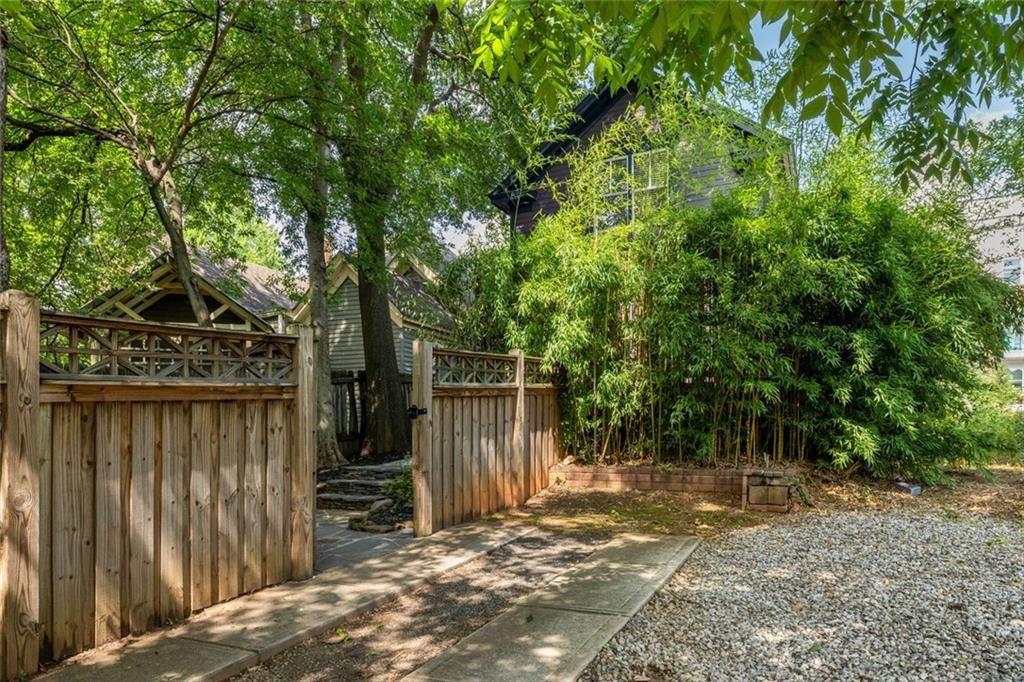 251 Pearl Street SE