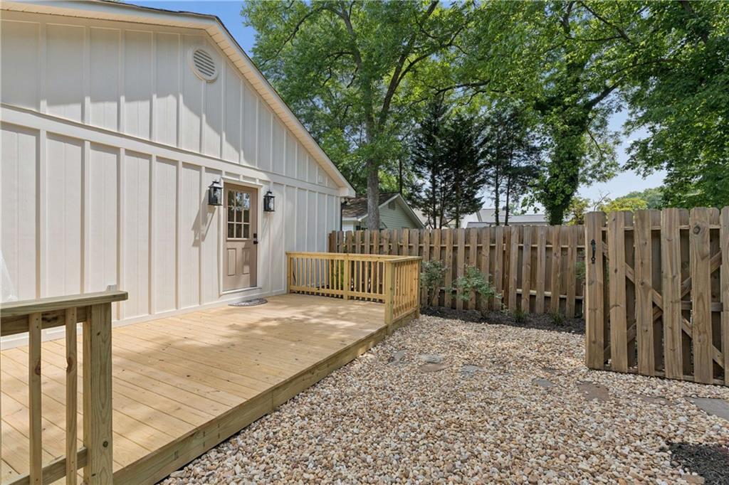 1307 Sylvan Circle NE