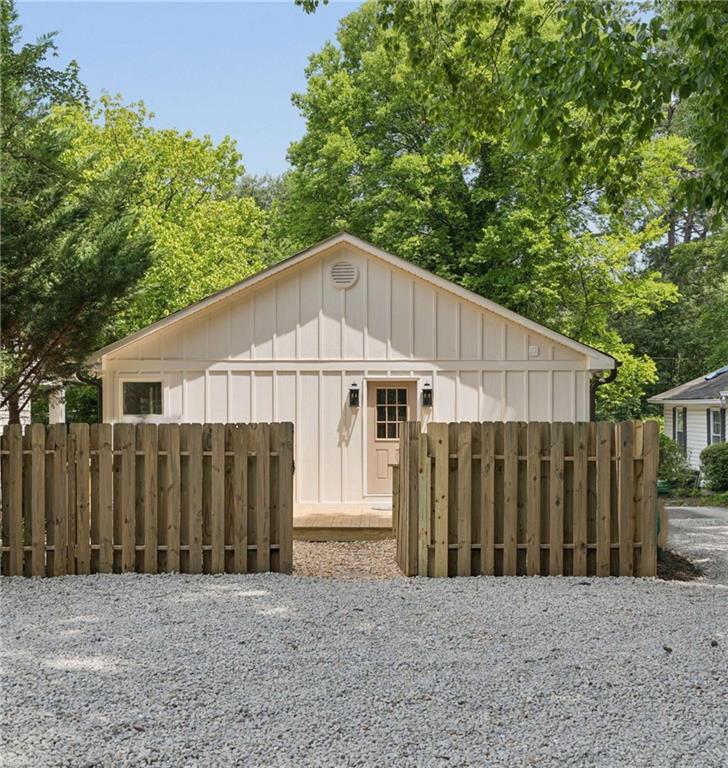 1307 Sylvan Circle NE