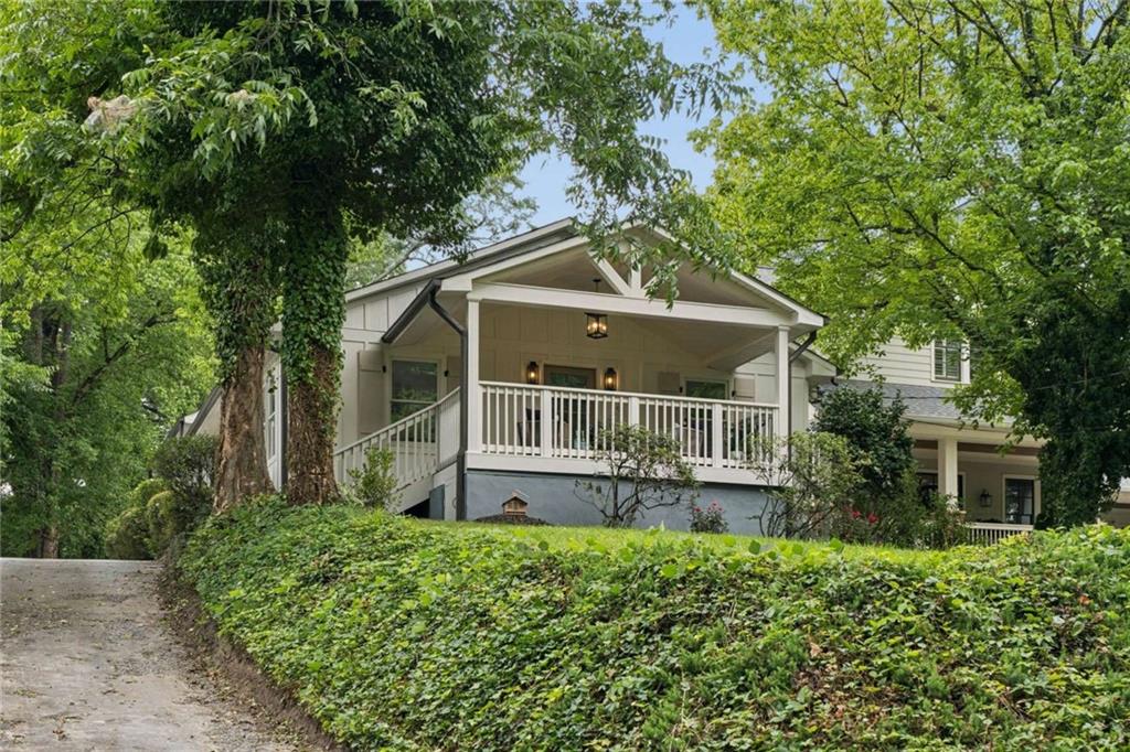 1307 Sylvan Circle NE