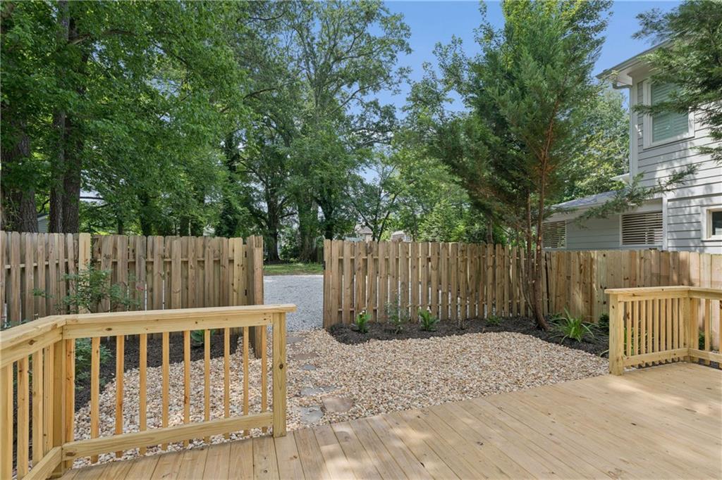 1307 Sylvan Circle NE