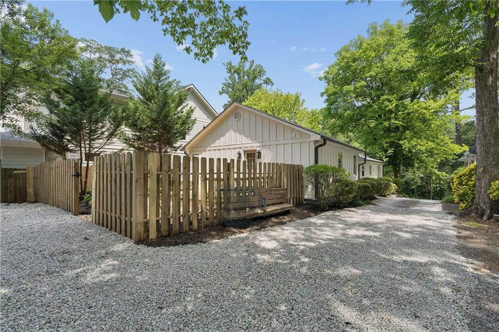 1307 Sylvan Circle NE