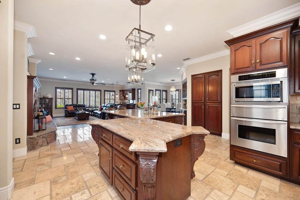 1161 Lomond Drive