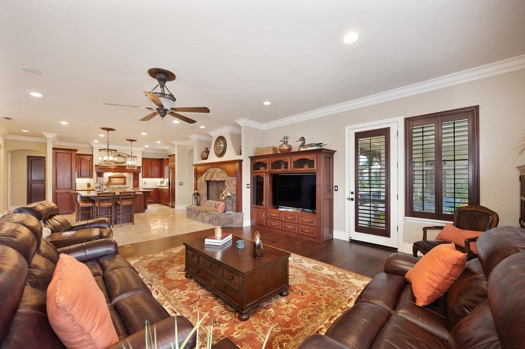 1161 Lomond Drive