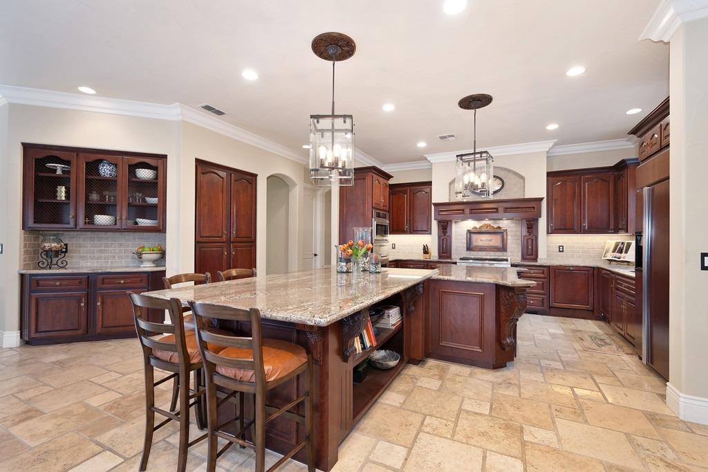1161 Lomond Drive