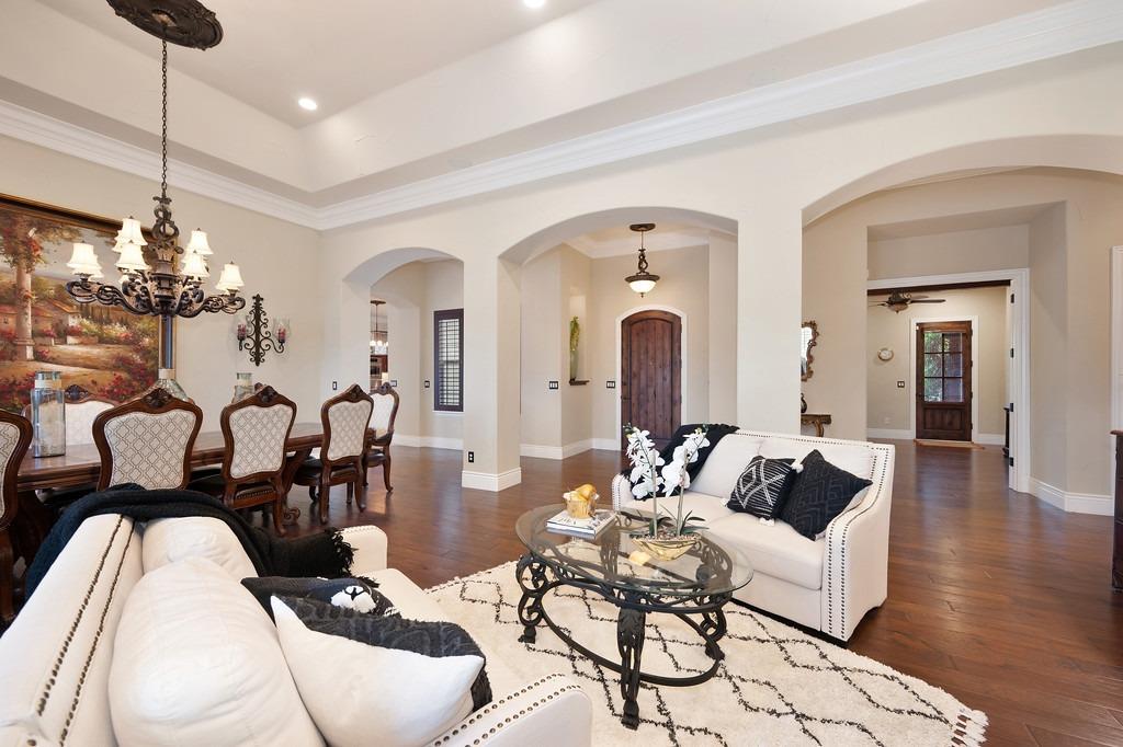 1161 Lomond Drive