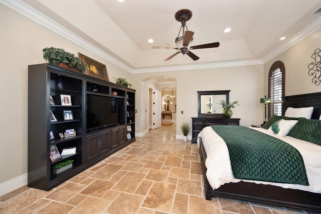 1161 Lomond Drive