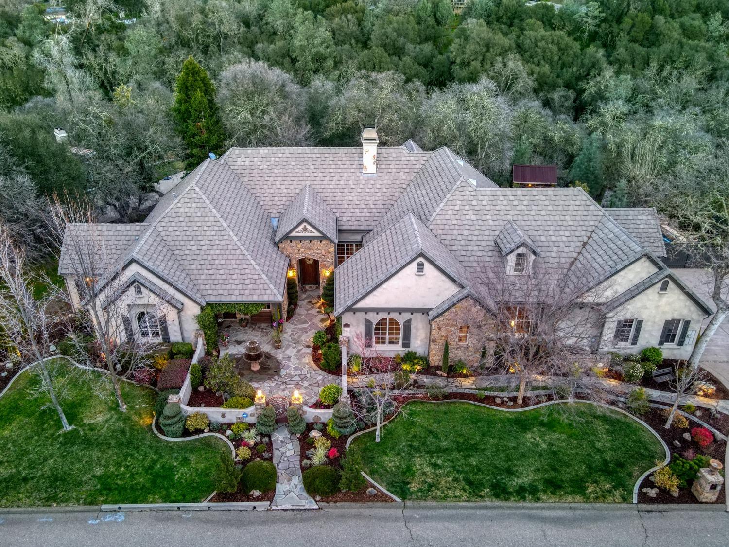 1161 Lomond Drive