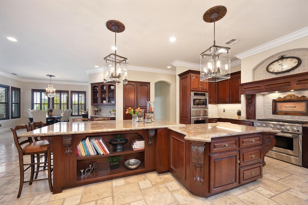 1161 Lomond Drive