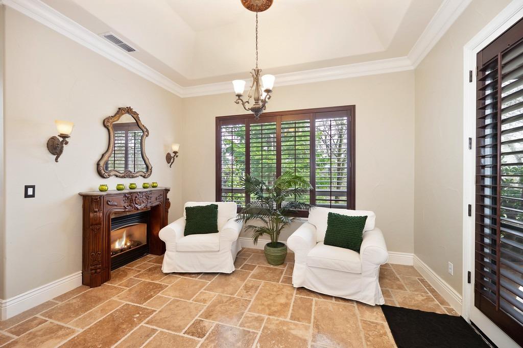 1161 Lomond Drive