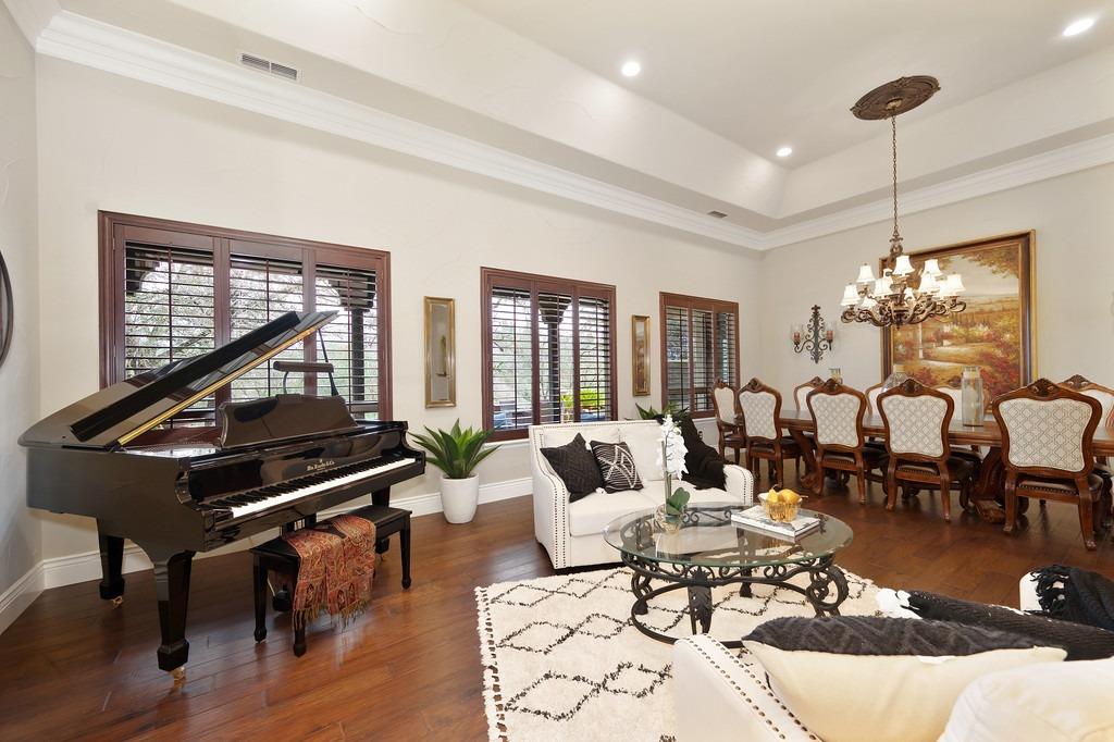 1161 Lomond Drive