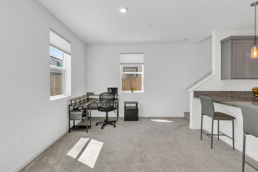 7657 Bracer Way