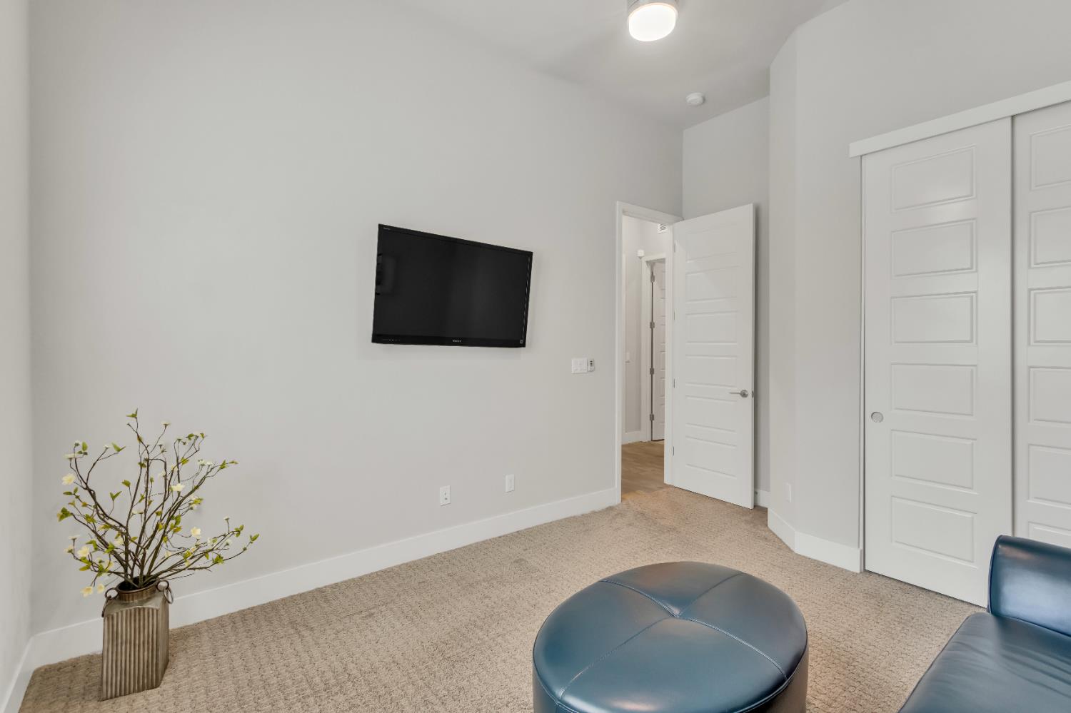 5076 Trailside Drive