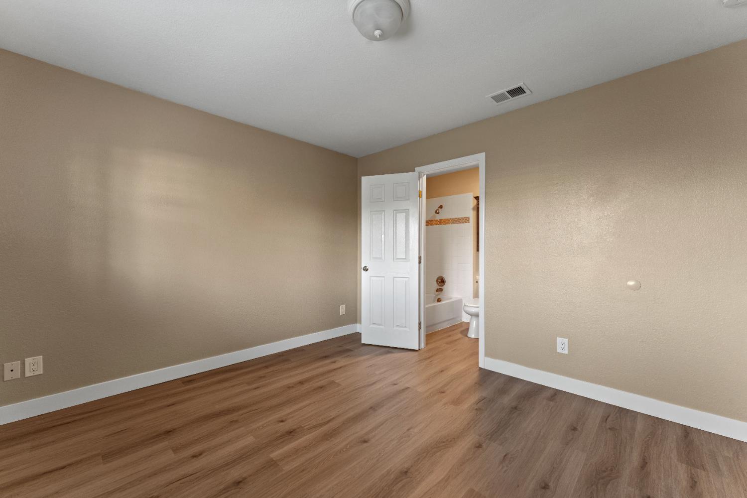 8631 Hummingbird Way