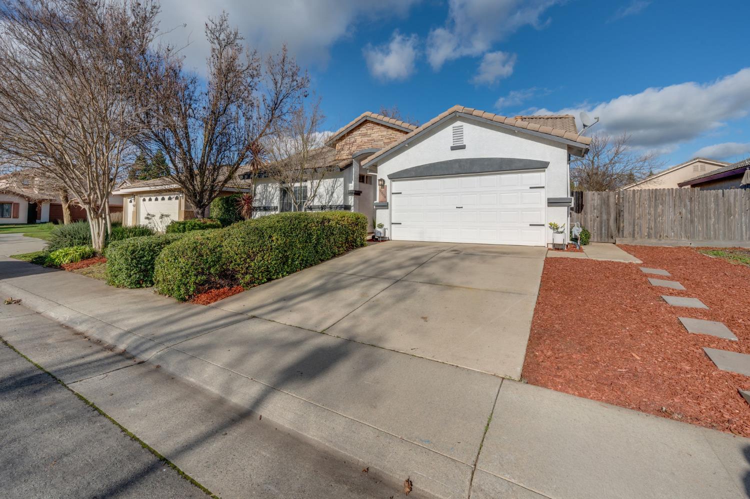 9904 Prairie Dunes Way