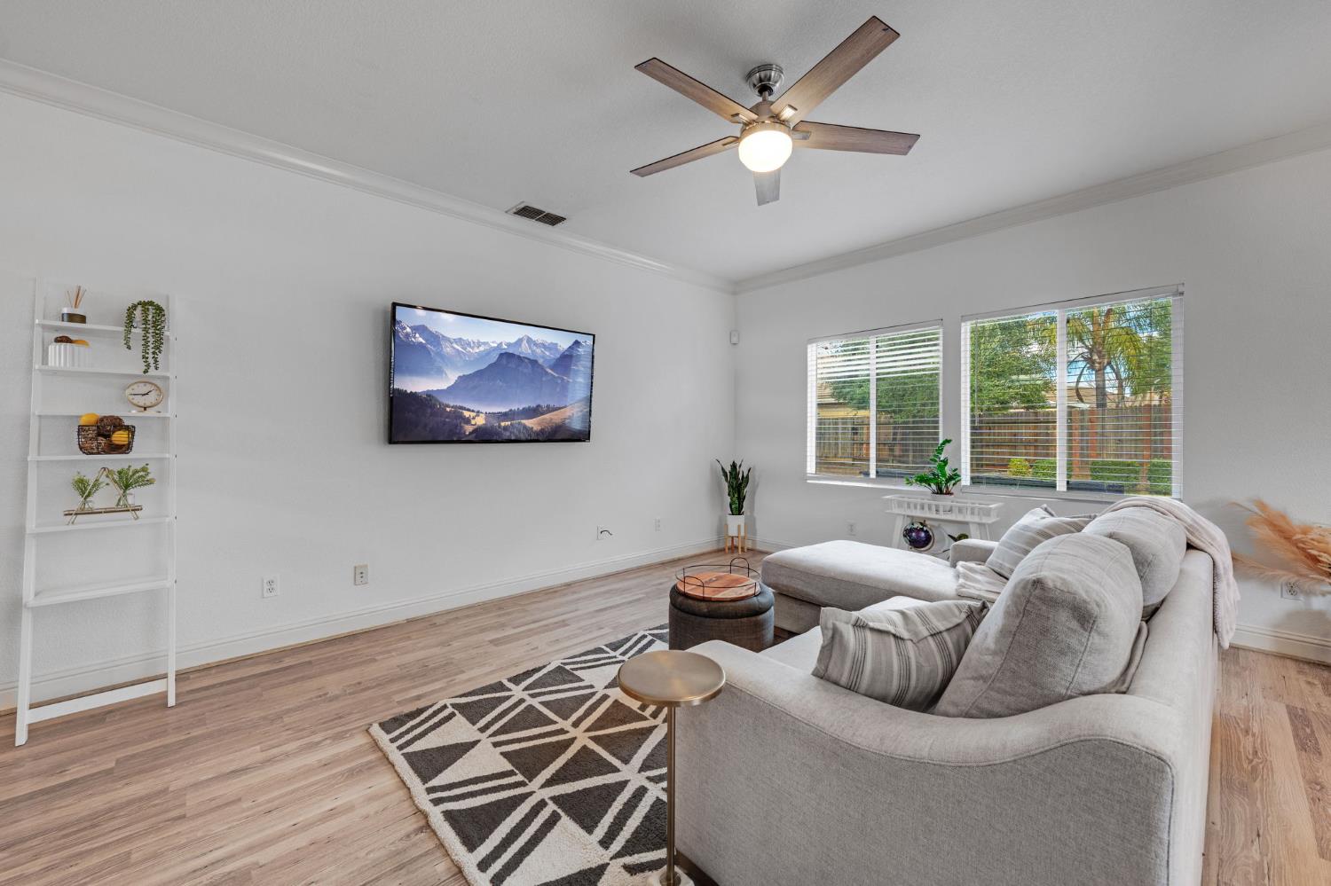 9904 Prairie Dunes Way