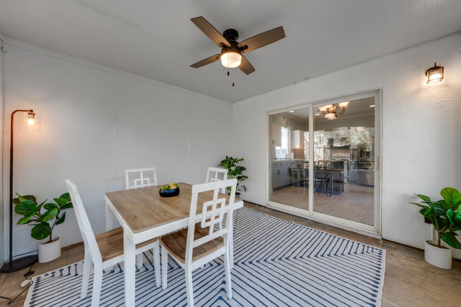 9904 Prairie Dunes Way