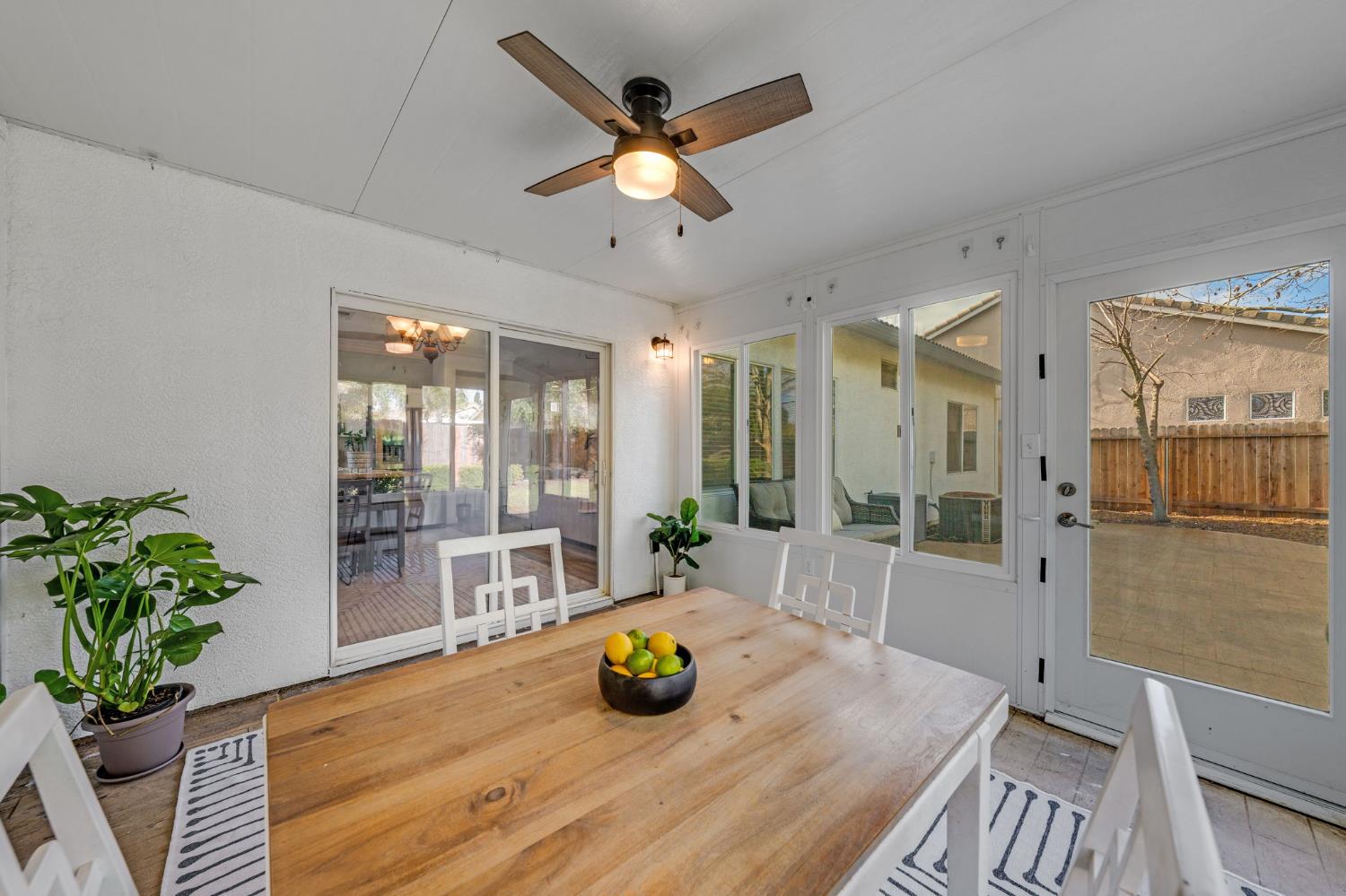 9904 Prairie Dunes Way