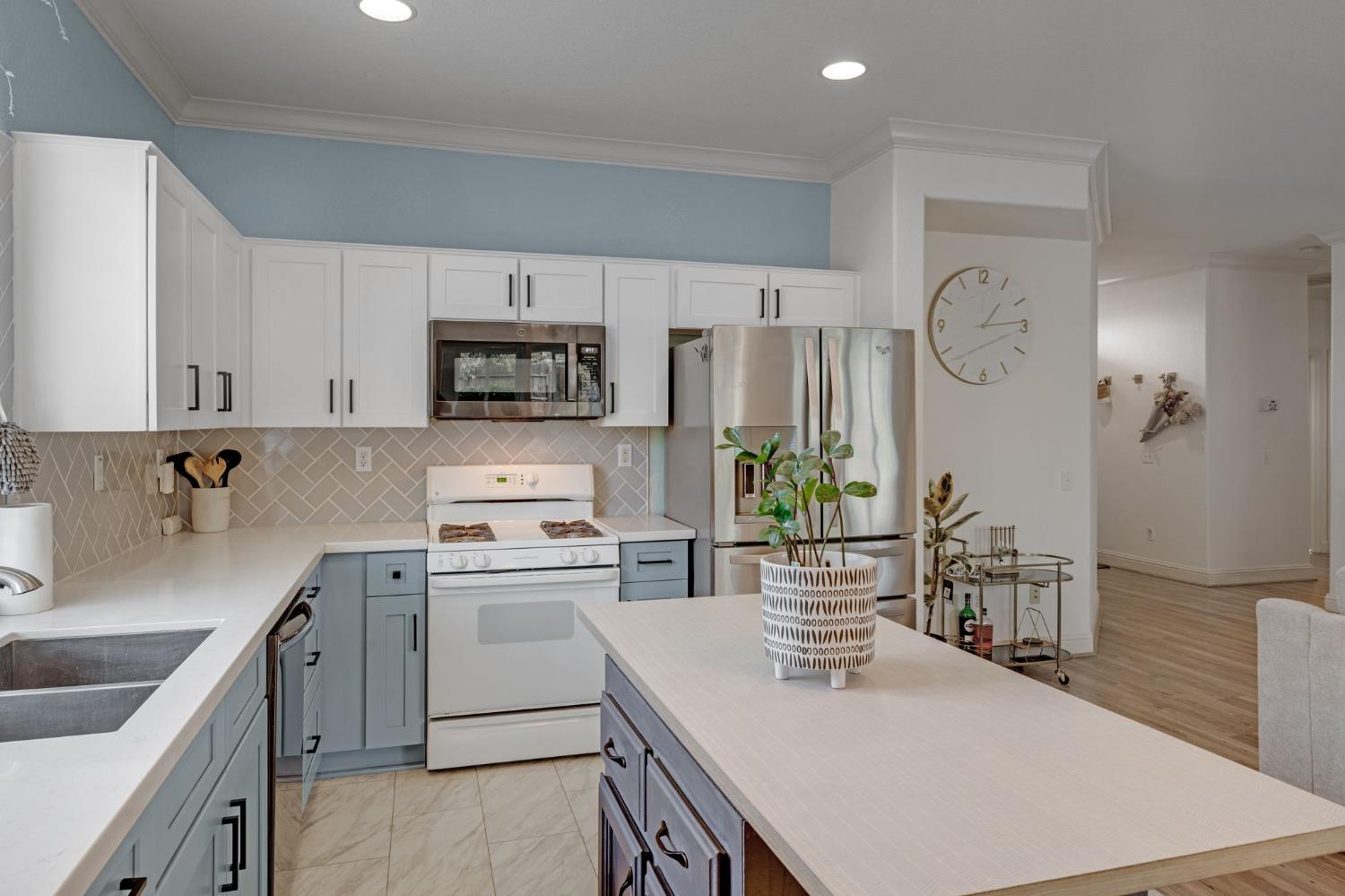 9904 Prairie Dunes Way