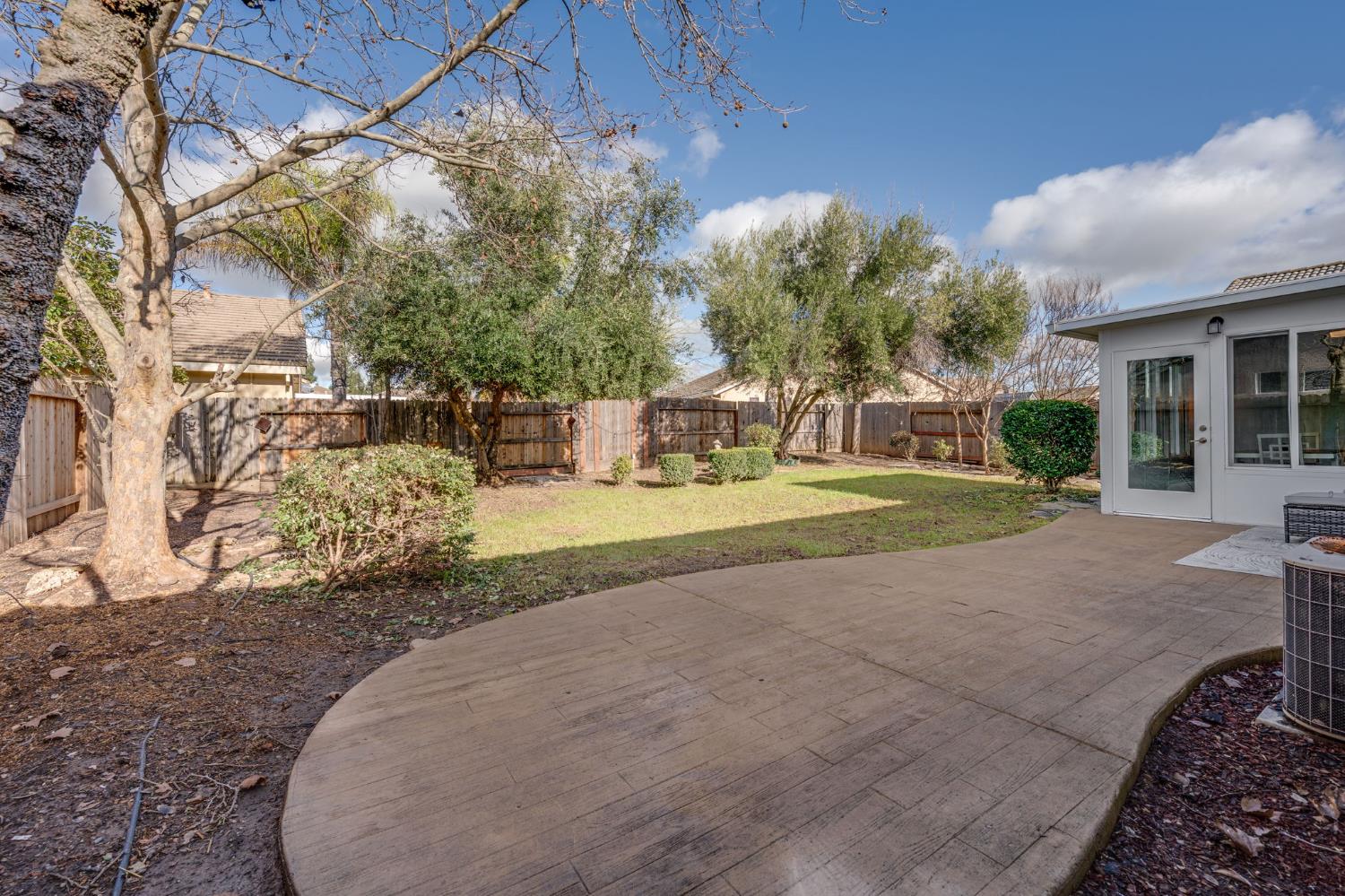 9904 Prairie Dunes Way