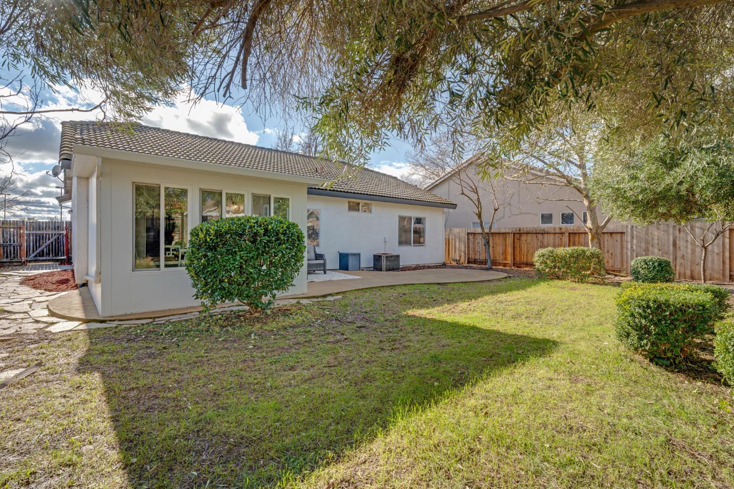 9904 Prairie Dunes Way