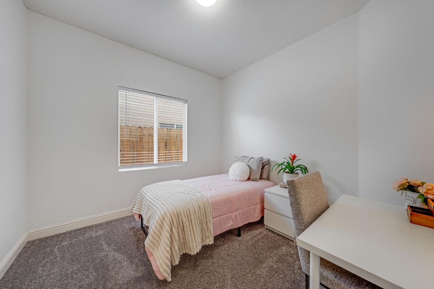 9904 Prairie Dunes Way