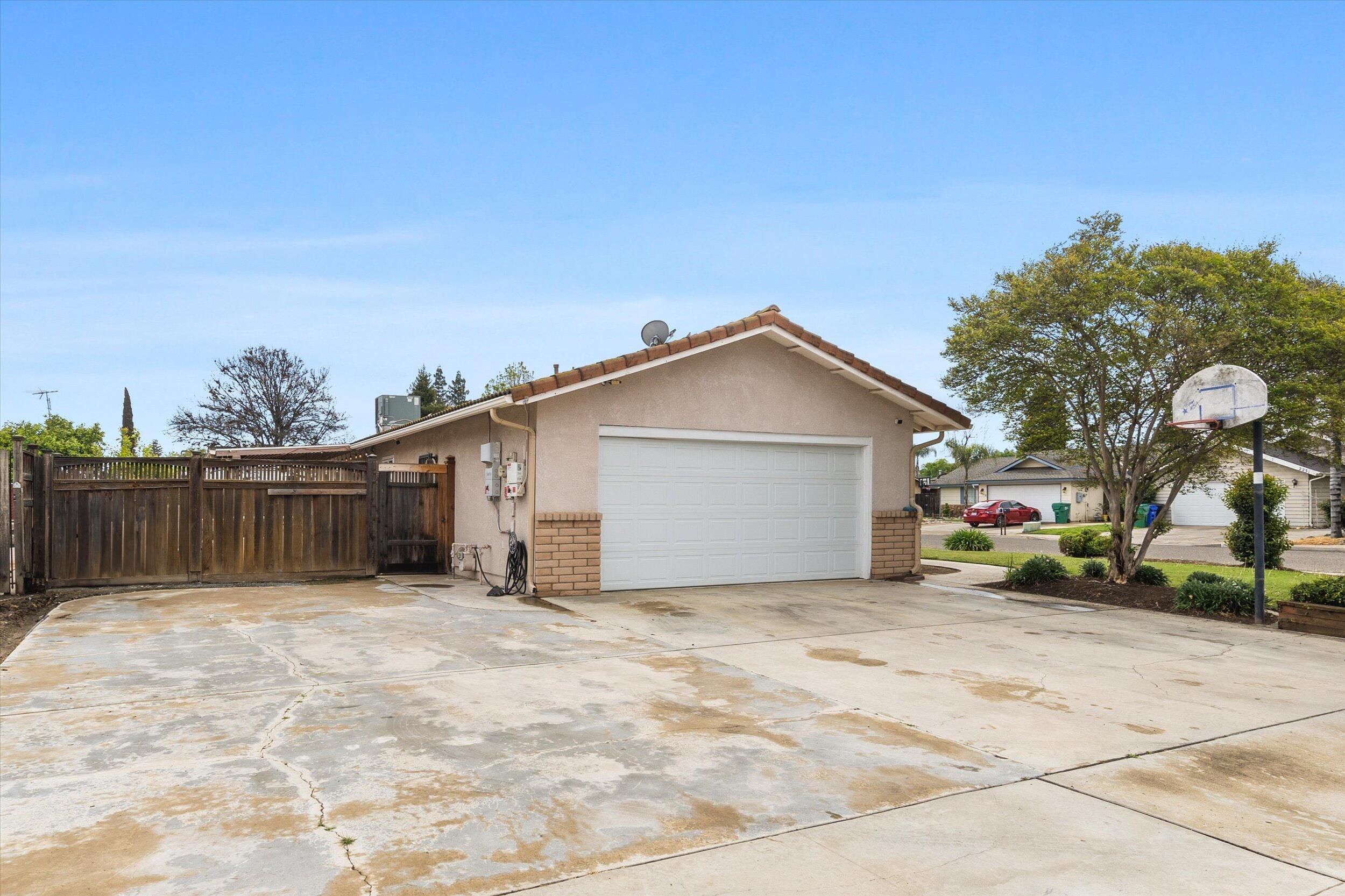 150 N Silver Maple Way