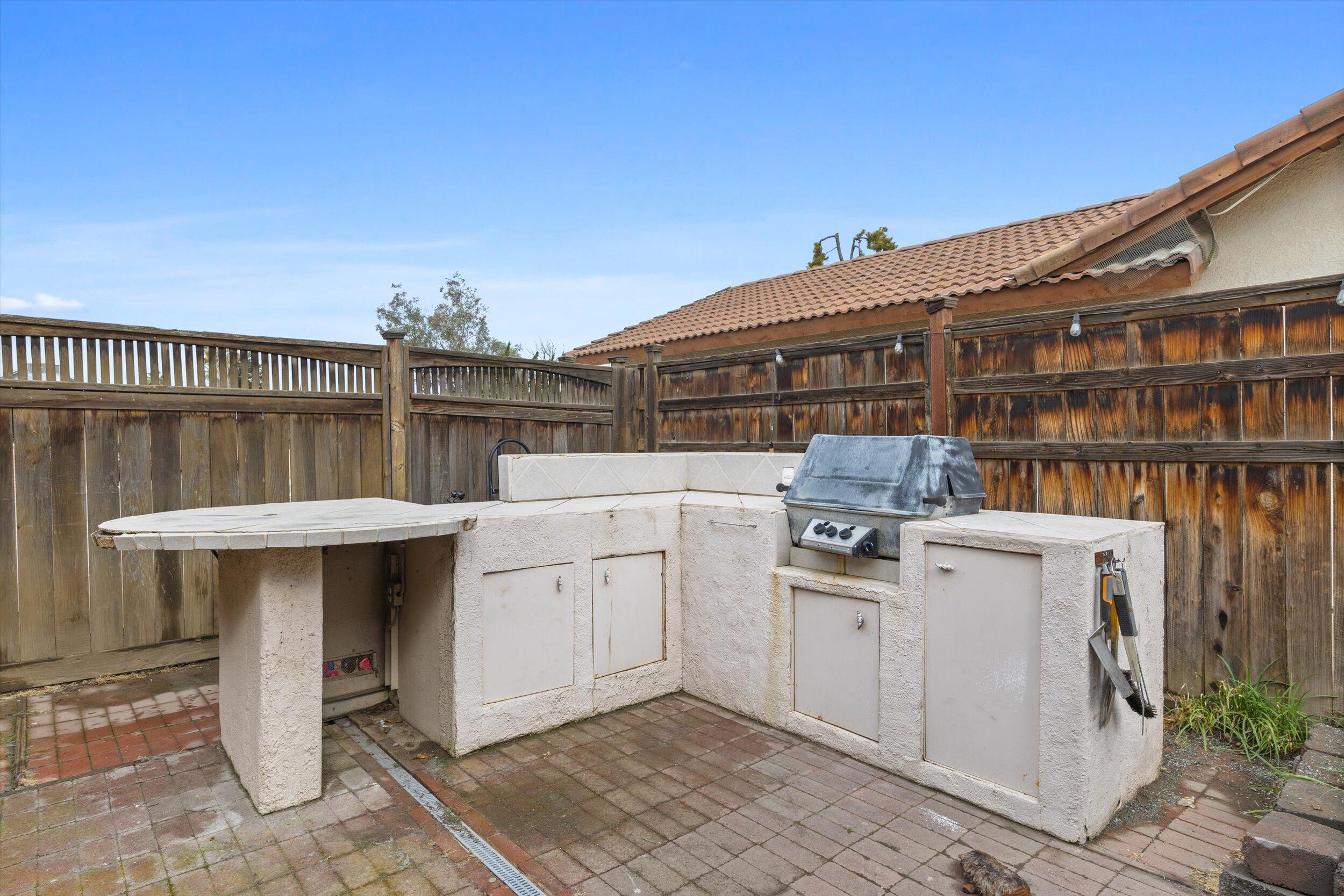 150 N Silver Maple Way