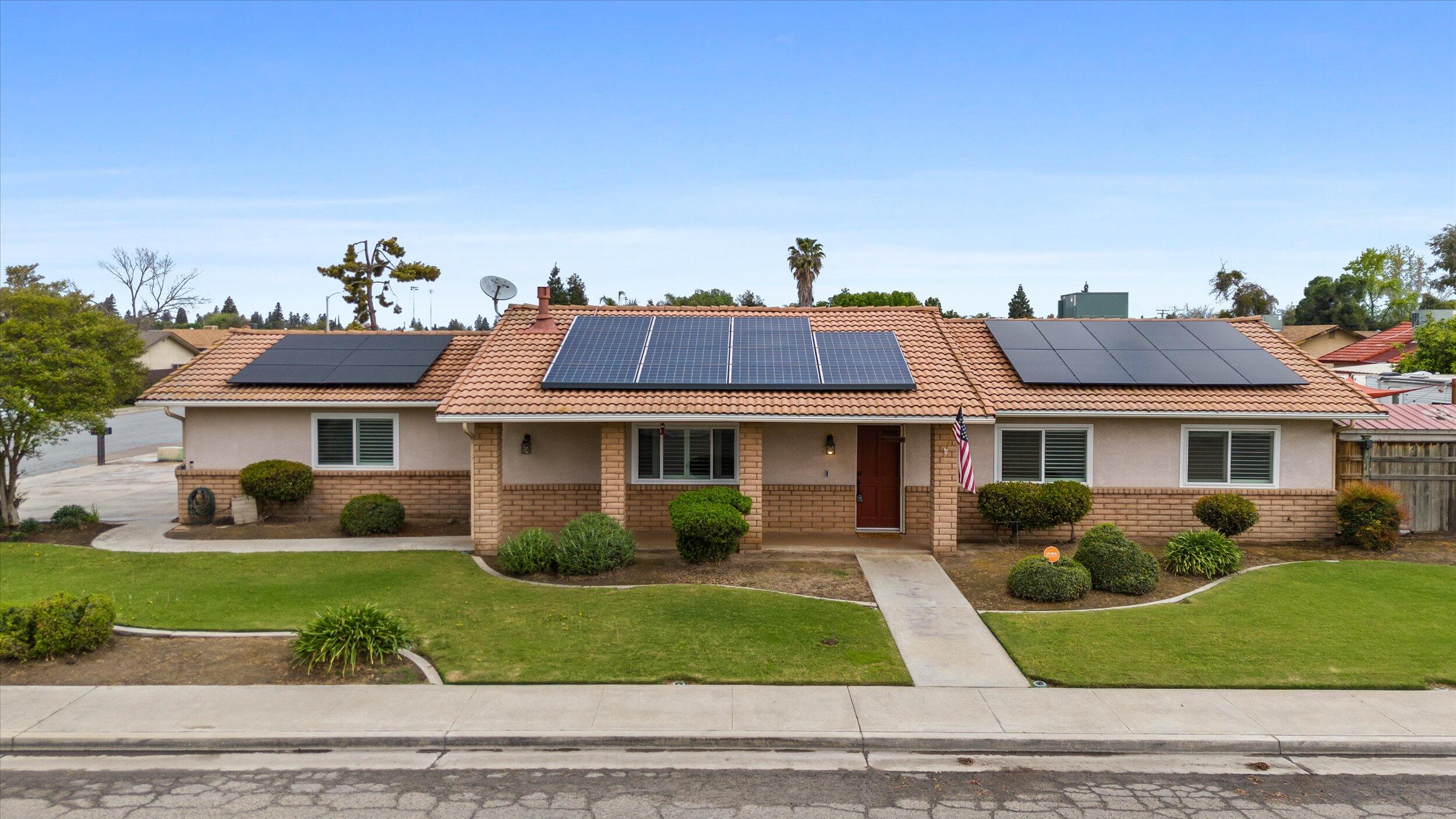 150 N Silver Maple Way