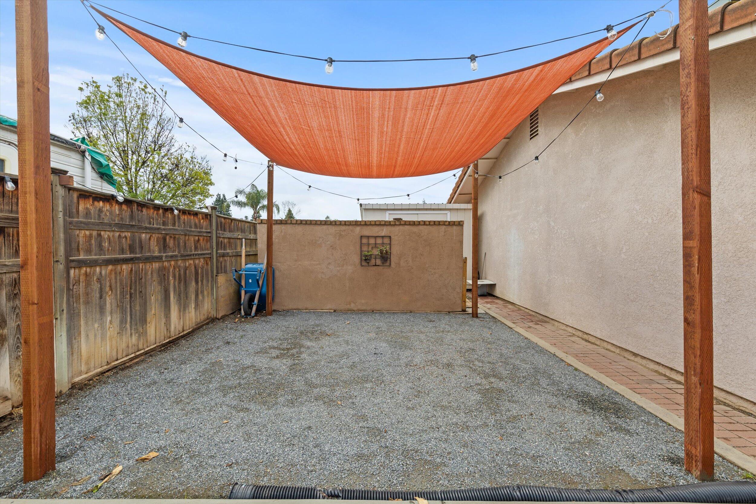 150 N Silver Maple Way