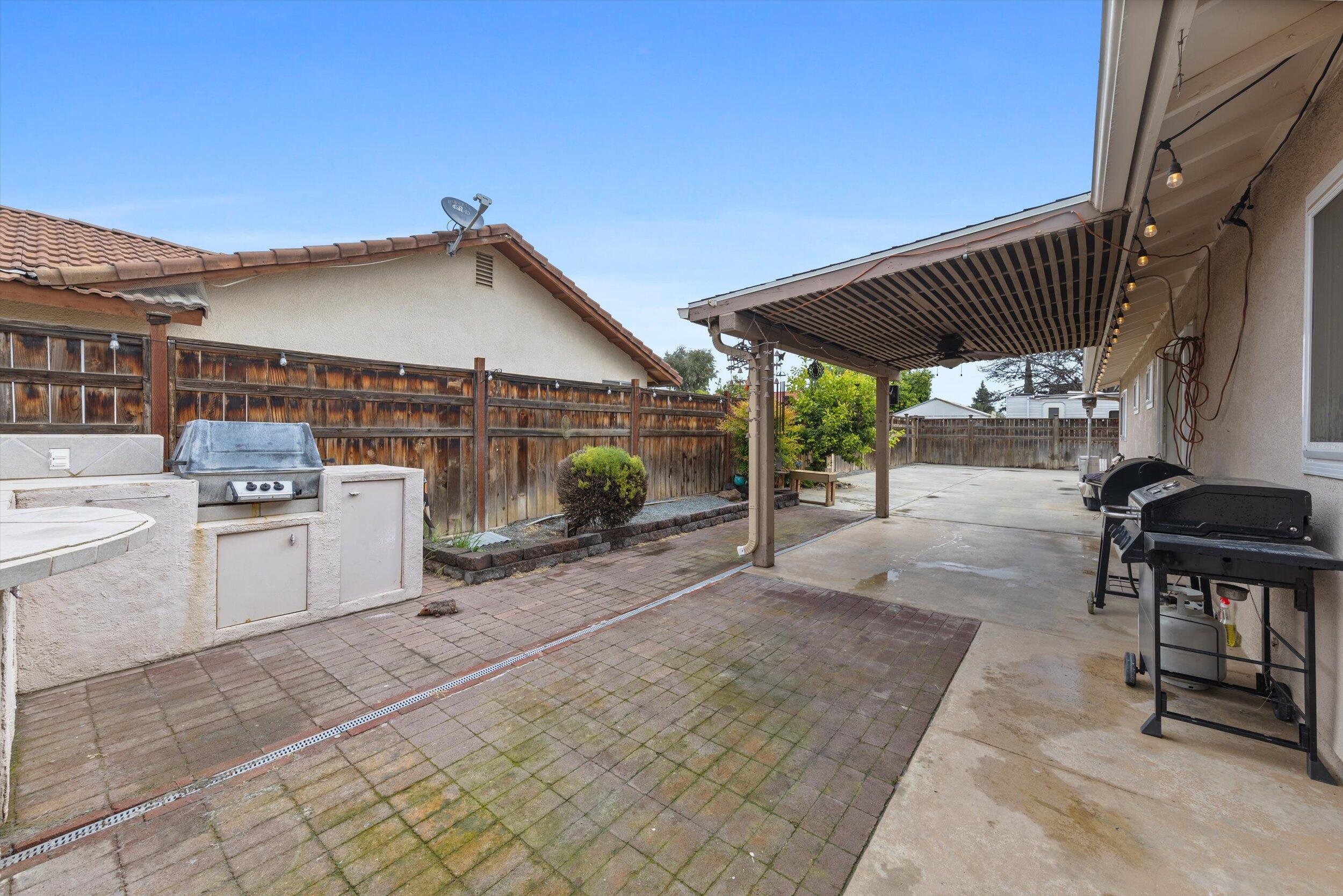 150 N Silver Maple Way