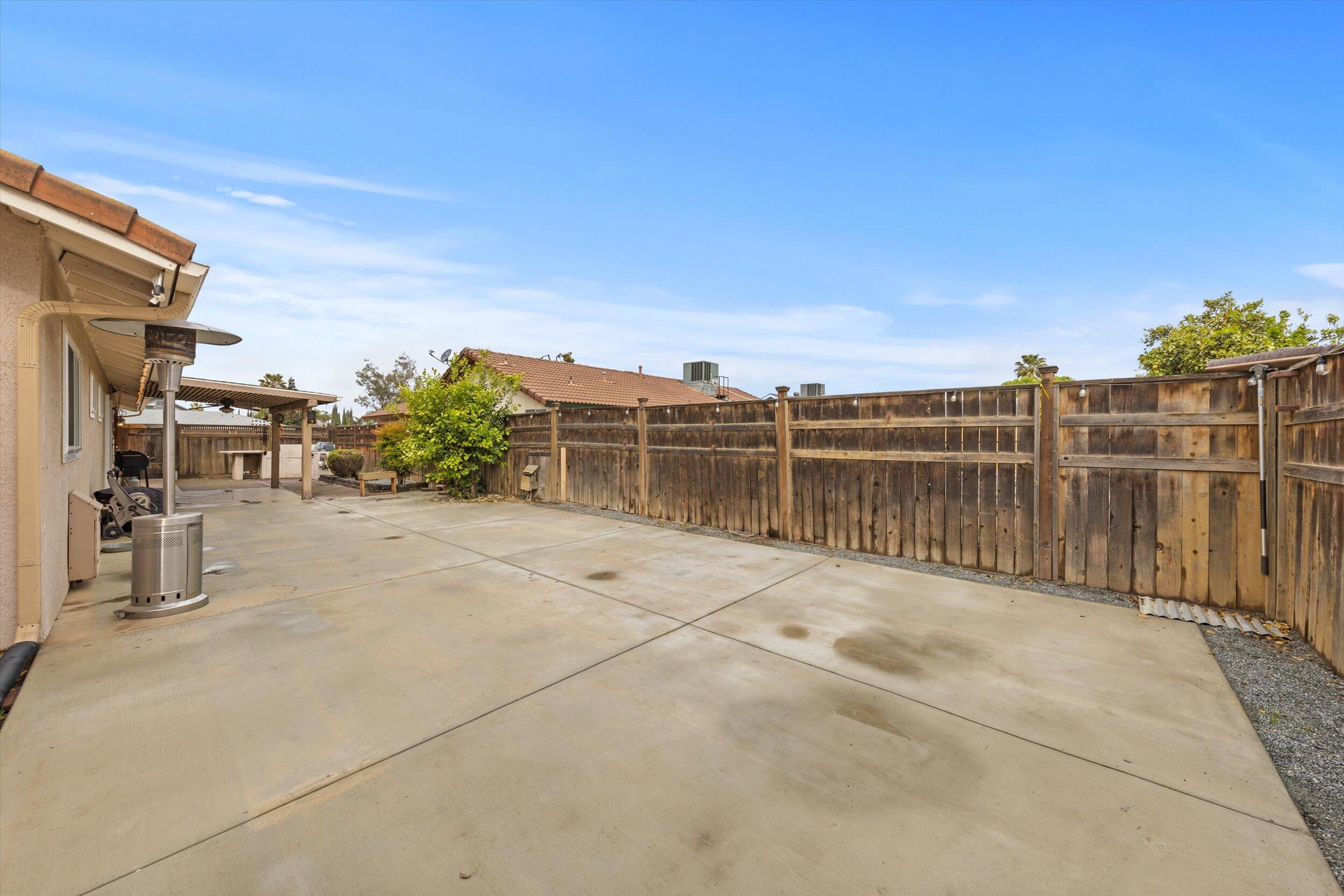 150 N Silver Maple Way