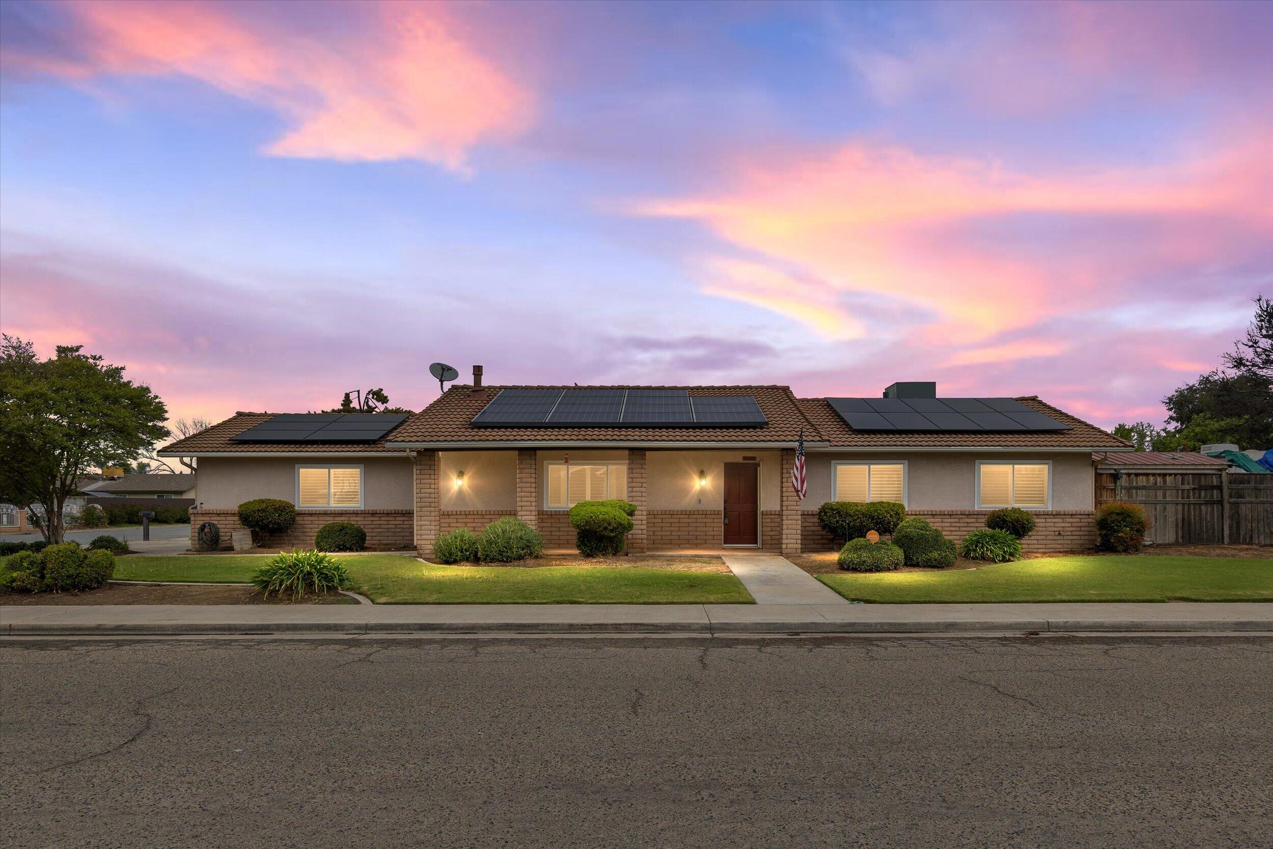 150 N Silver Maple Way