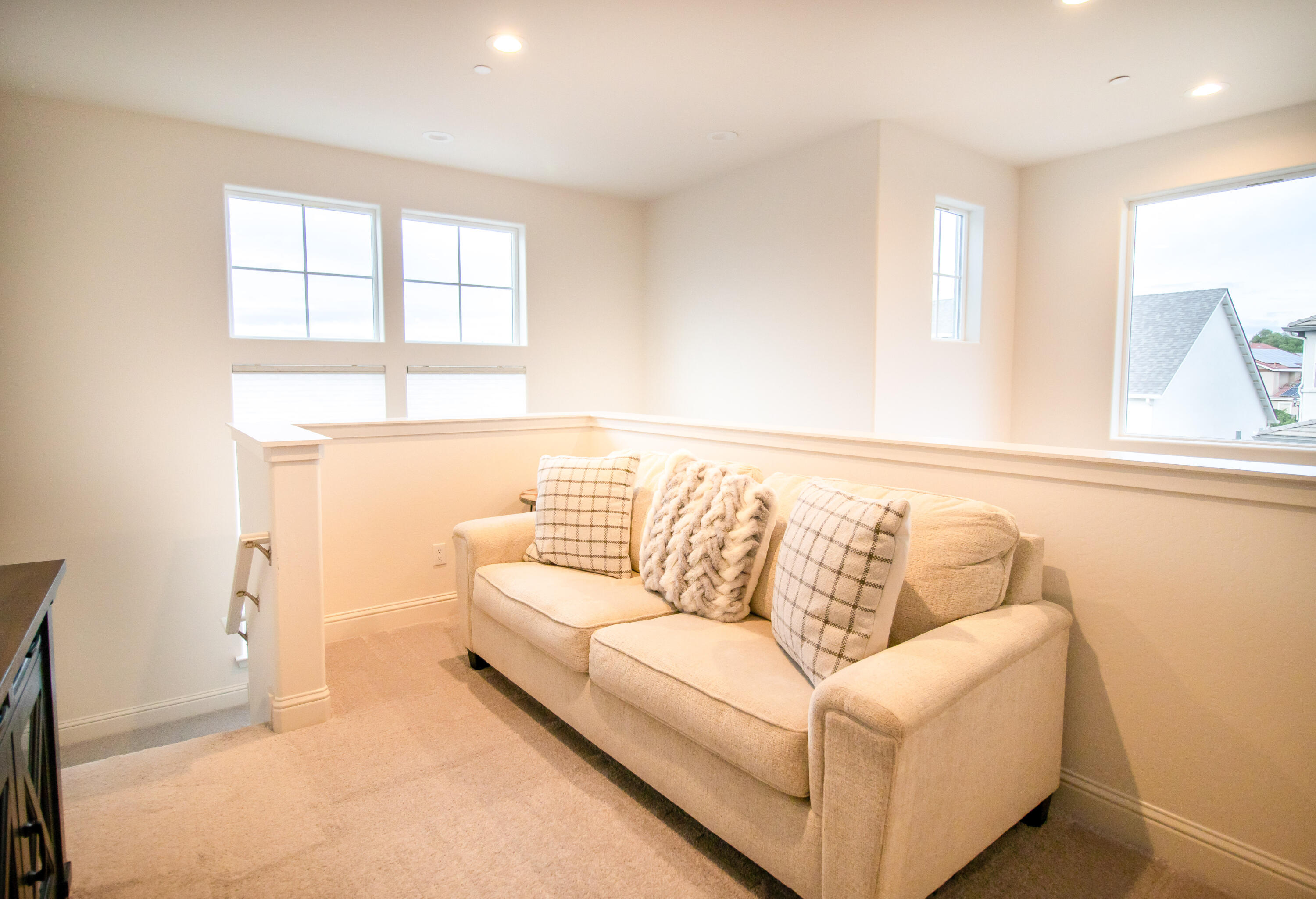 3331 W Venice Avenue