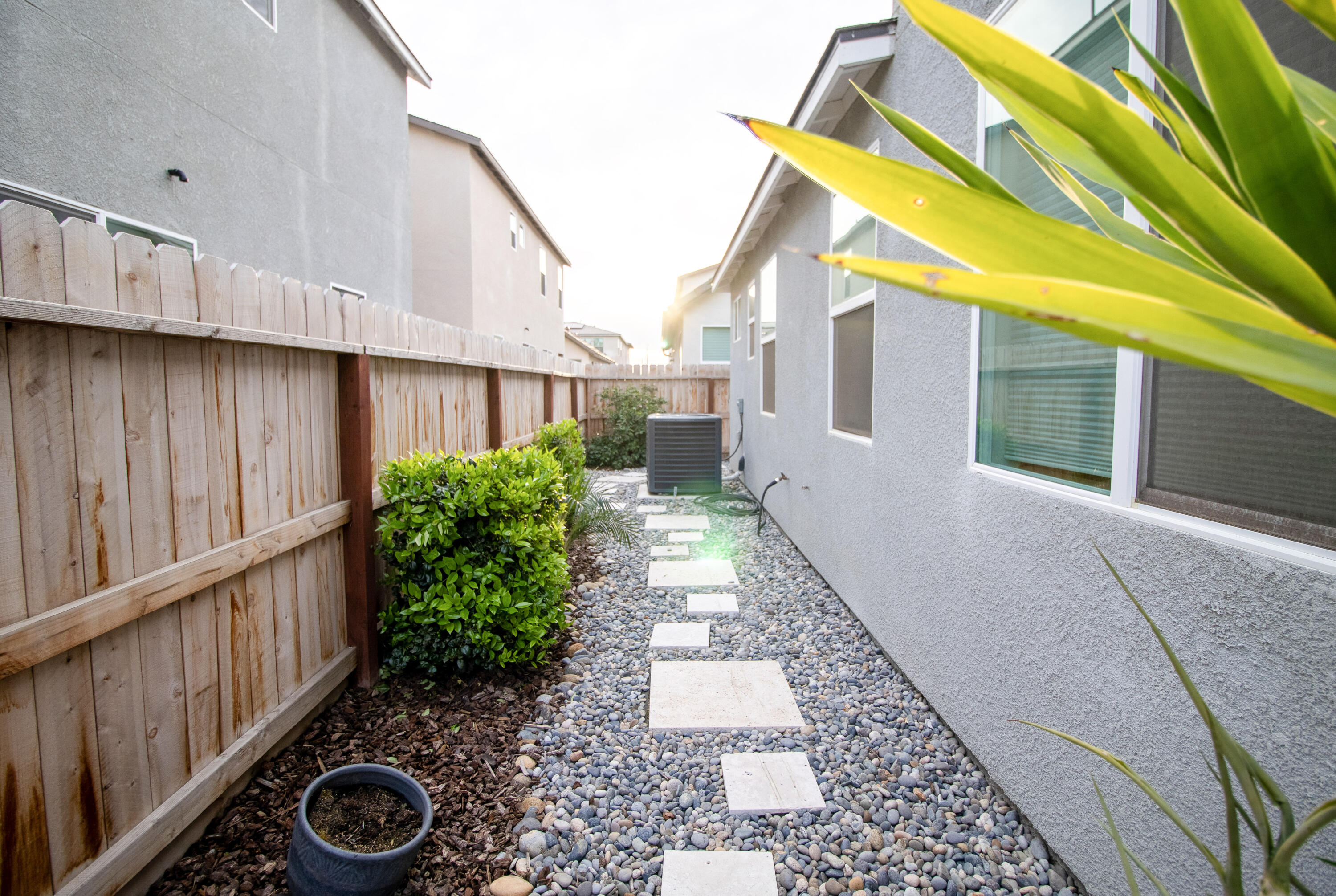 3331 W Venice Avenue