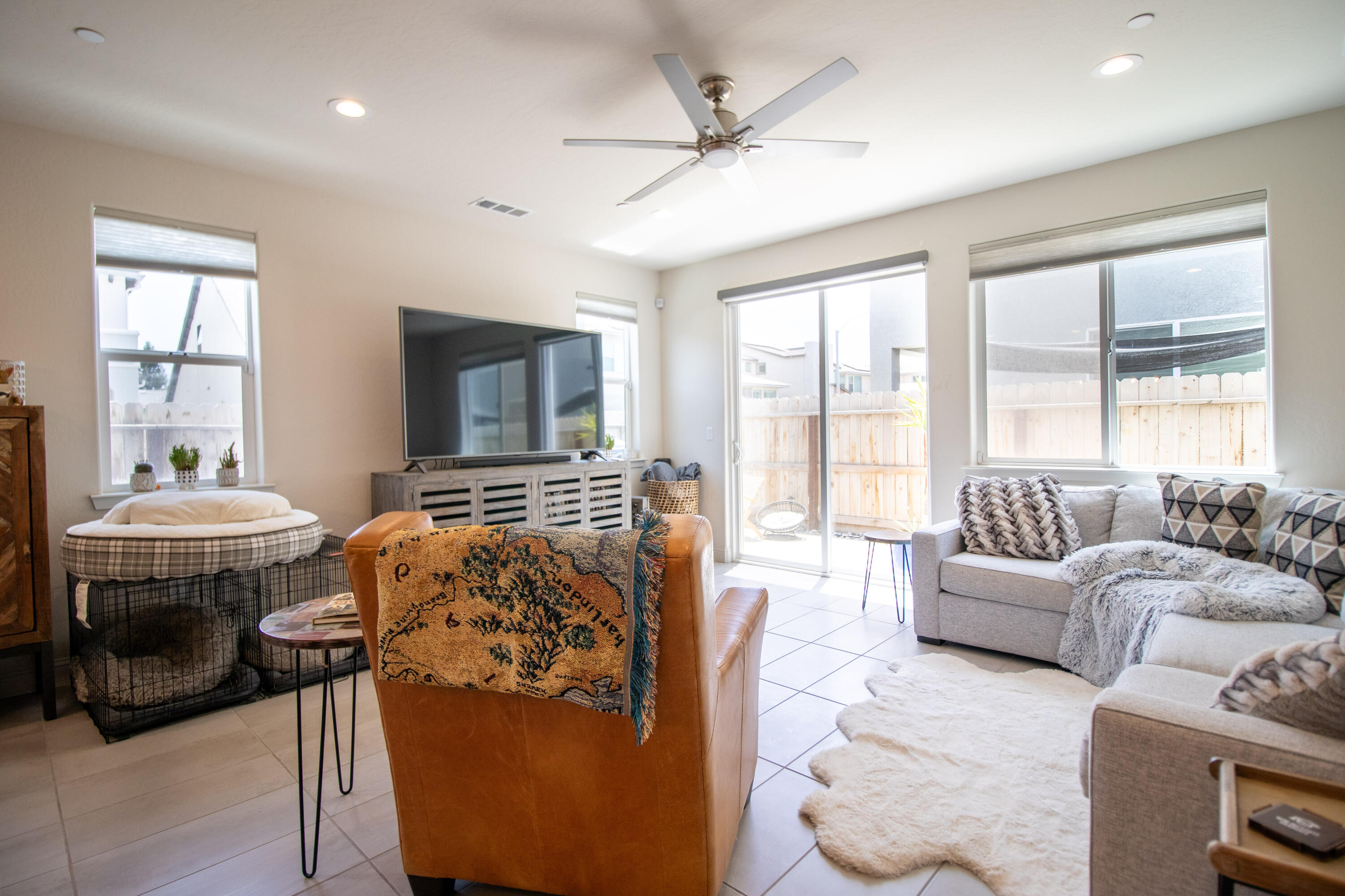 3331 W Venice Avenue