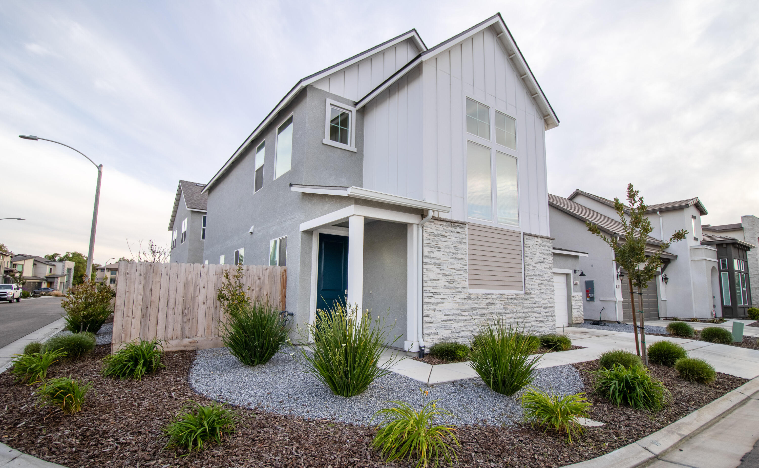 3331 W Venice Avenue