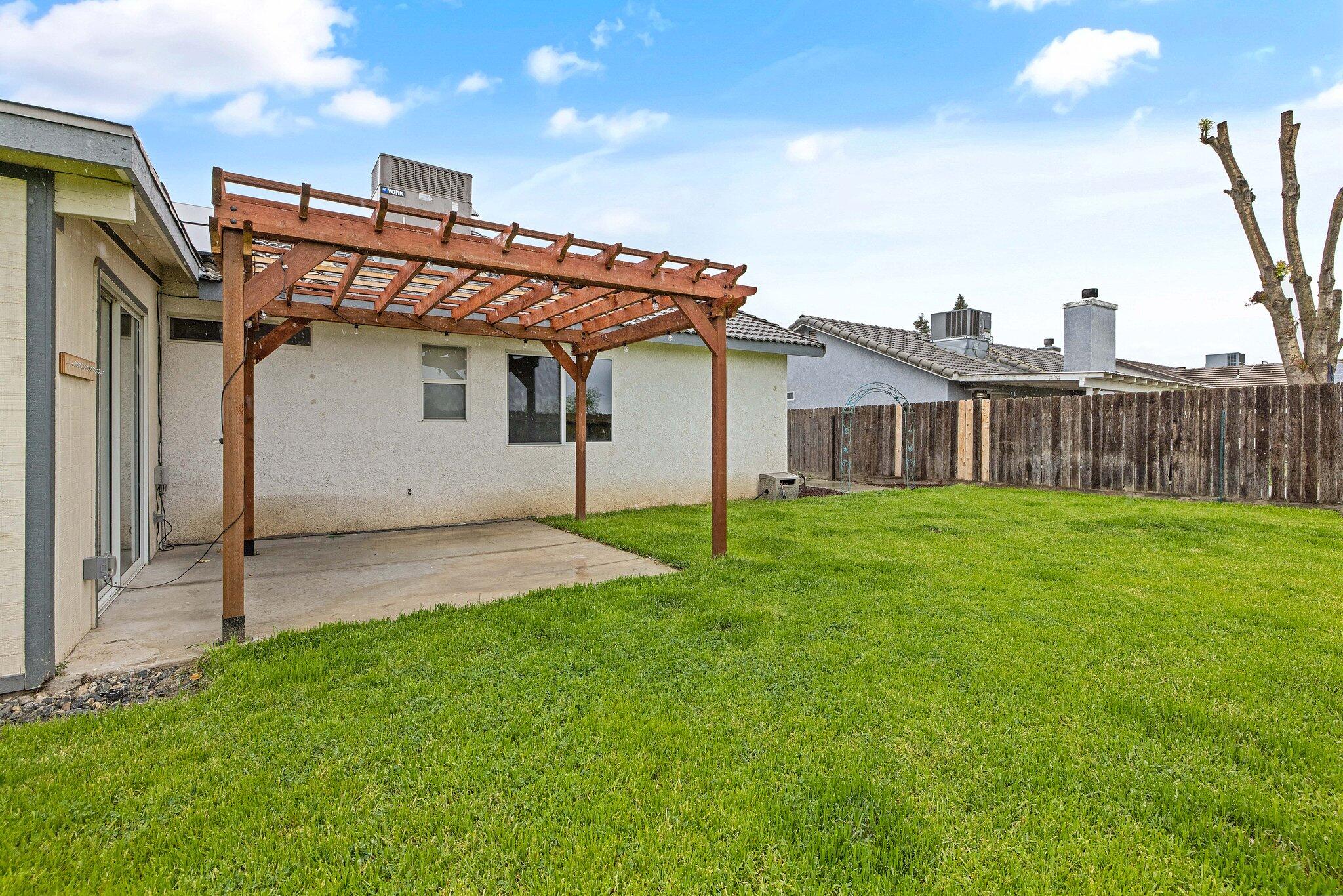 1677 River Springs Avenue