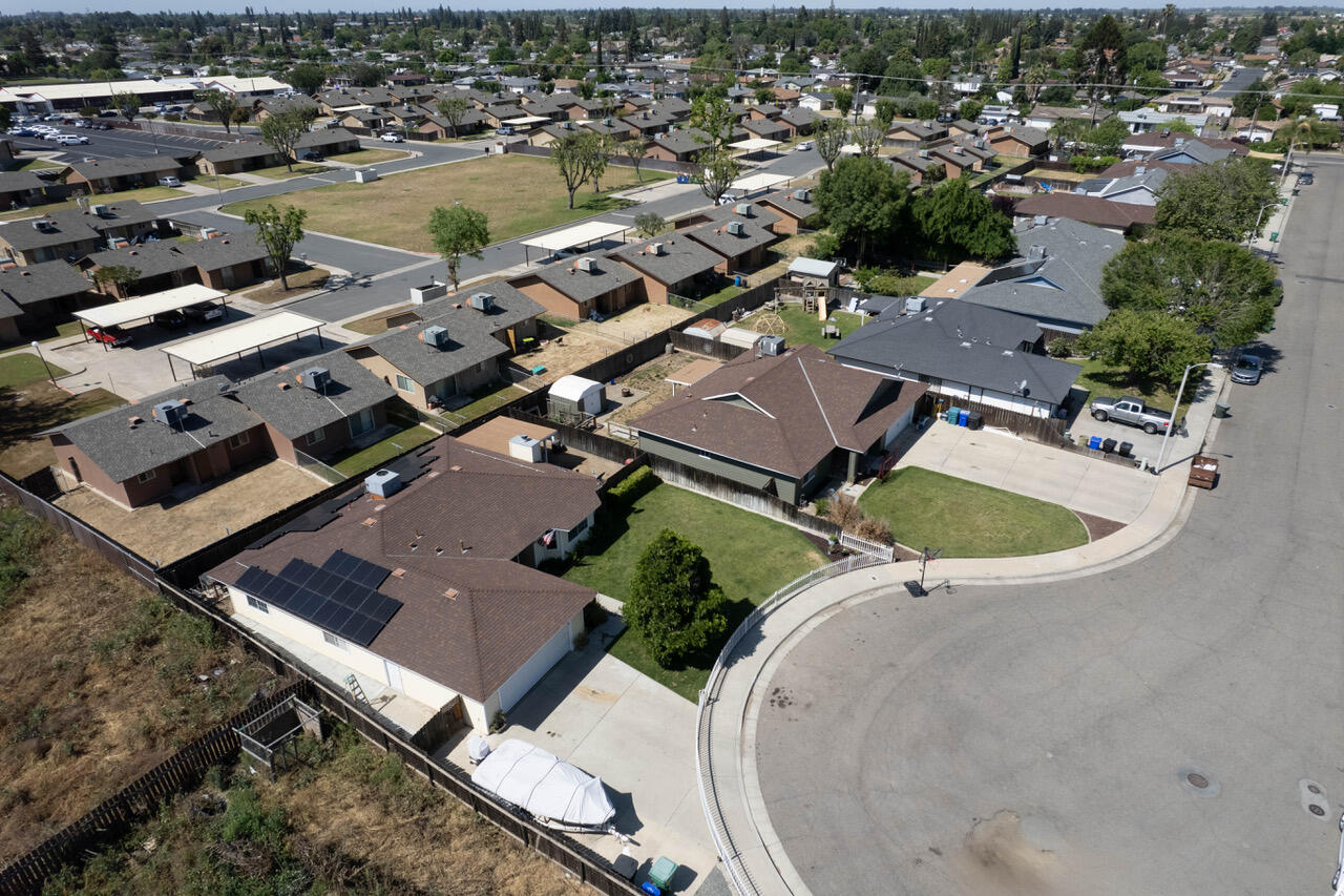 1101 W Median Avenue