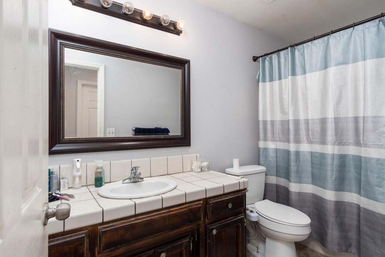 1101 W Median Avenue