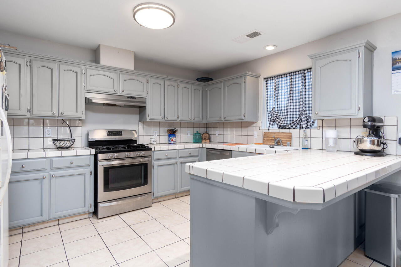 1101 W Median Avenue