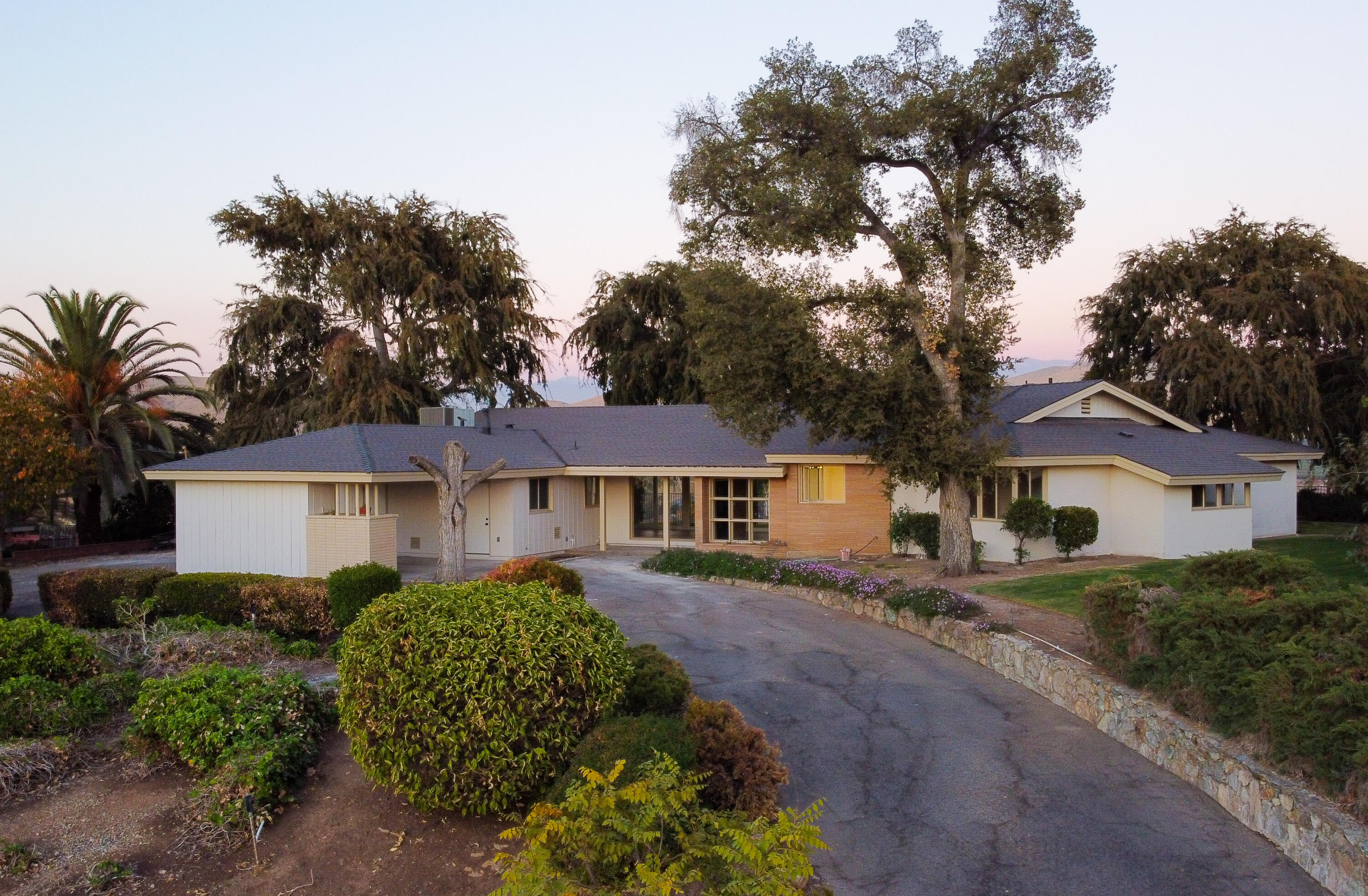 1136 N Highland Drive