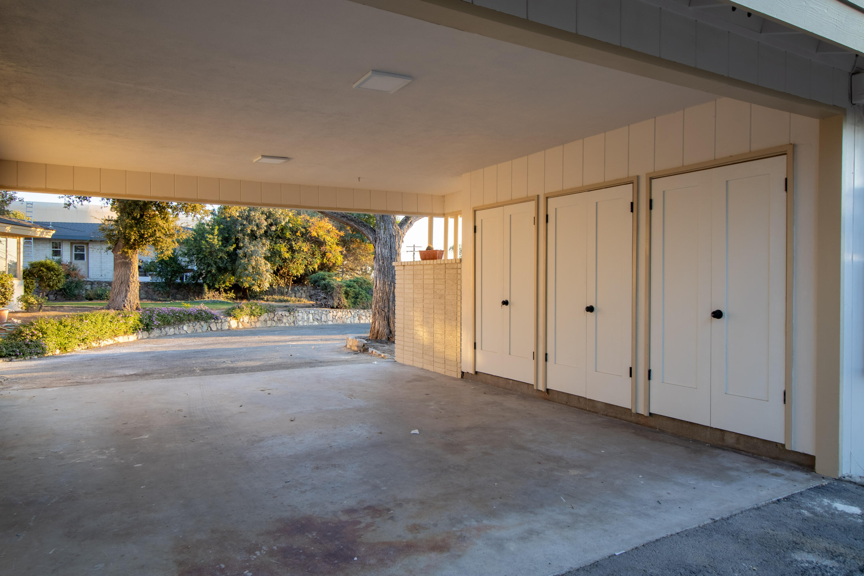 1136 N Highland Drive