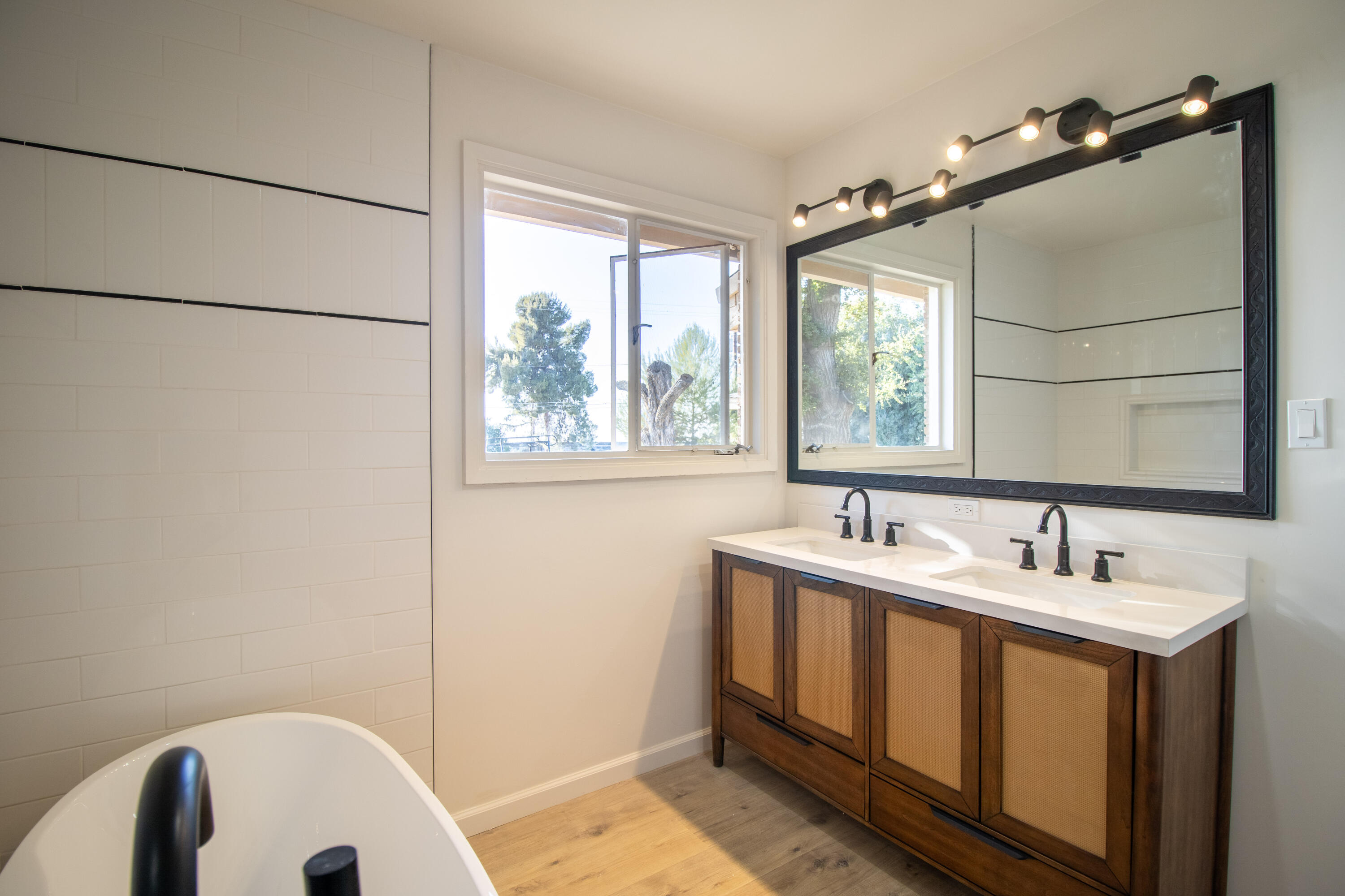 1136 N Highland Drive