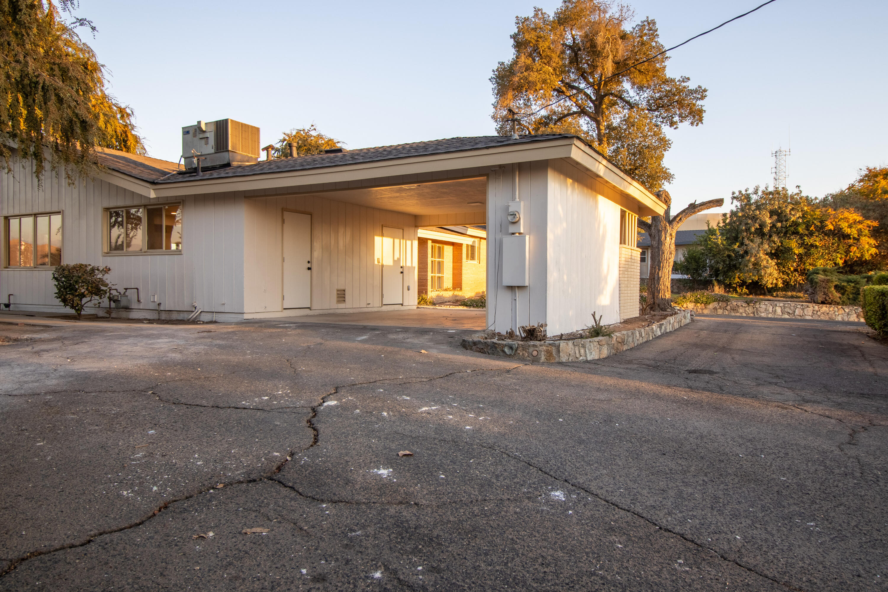 1136 N Highland Drive