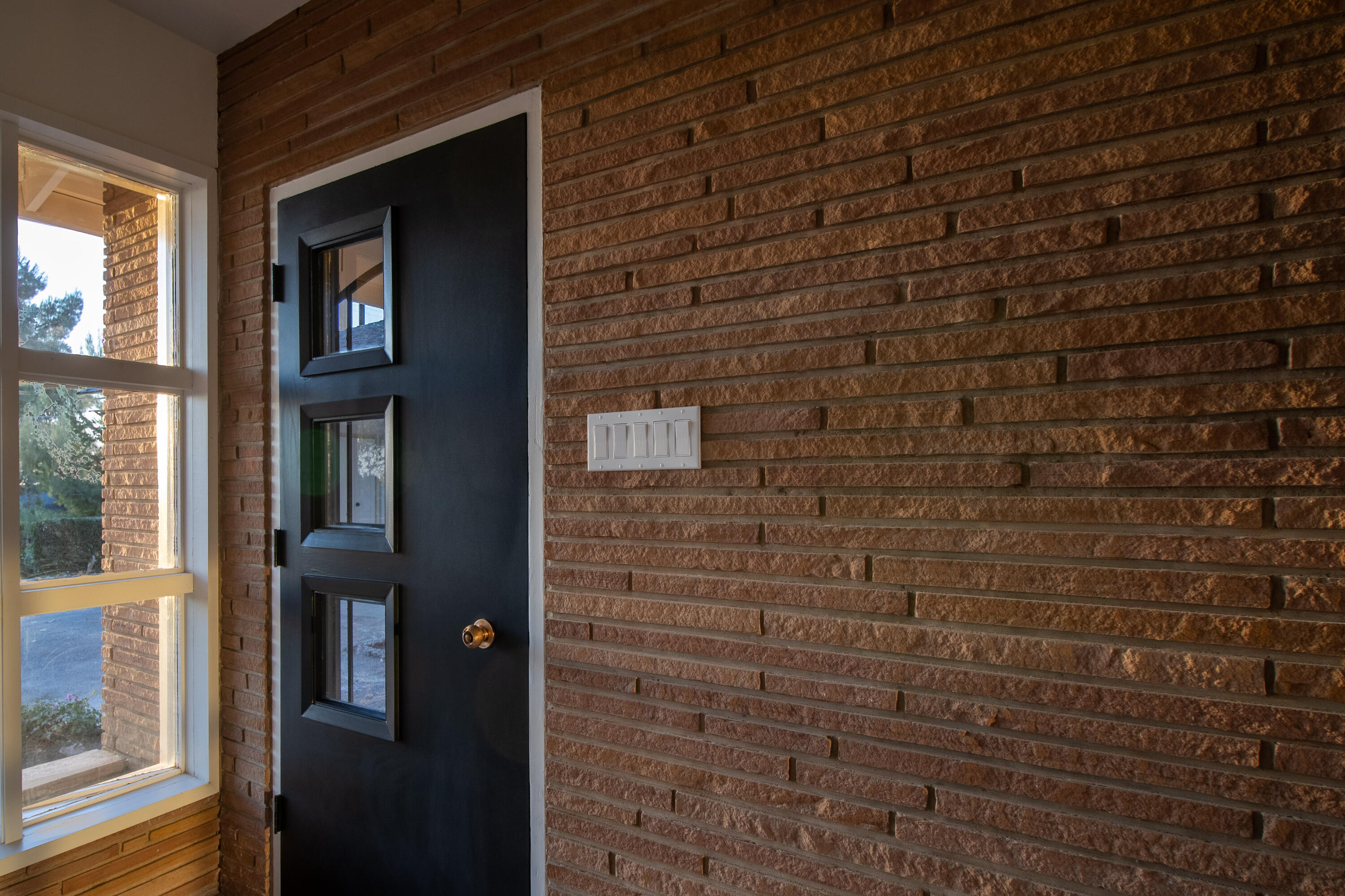 1136 N Highland Drive