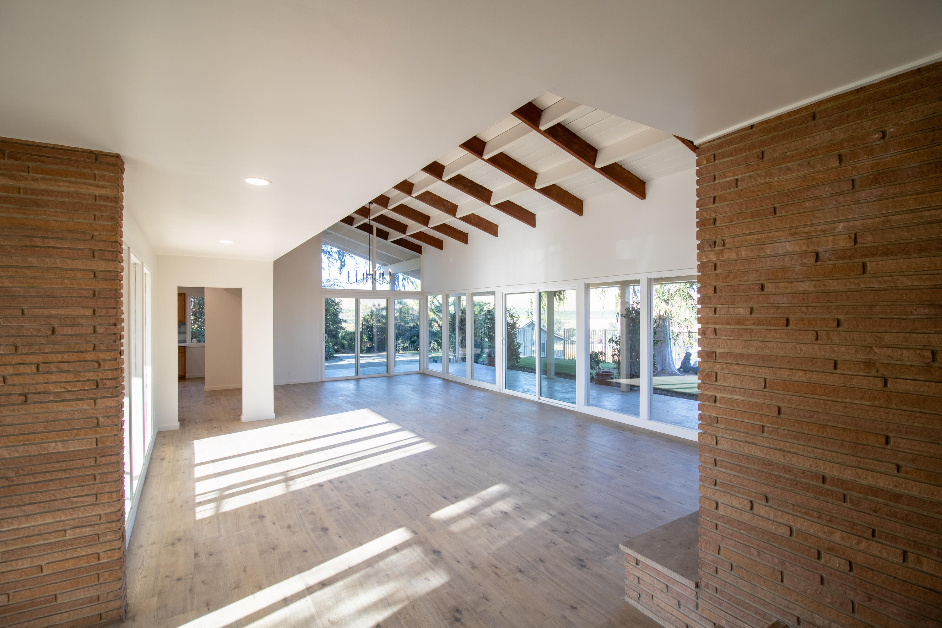 1136 N Highland Drive